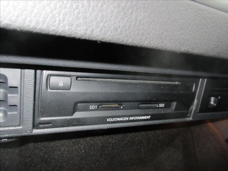 Volkswagen Golf 2,0 TDI 110kW Xenon Comfortlin - fotka 11 z 17