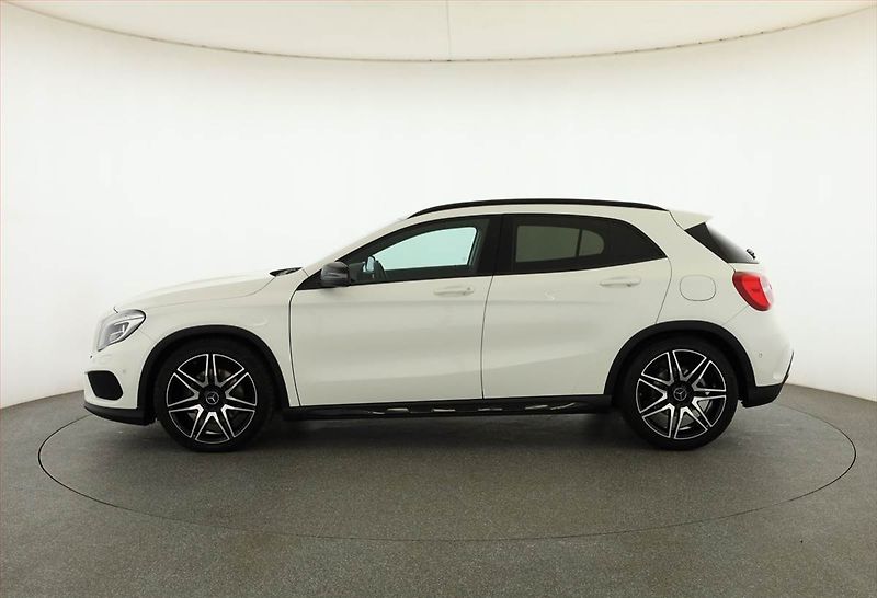 Mercedes-Benz GLA (2017) AMG line 220 d, Automat - fotka 3 z 20