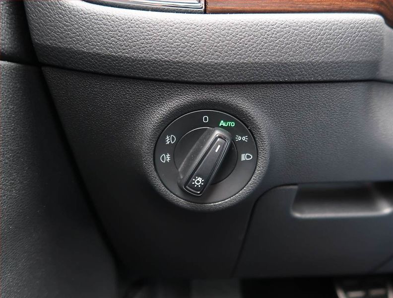 Toyota Yaris (2019) 1.5 Dual VVT-i, Serv.kniha - fotka 19 z 20