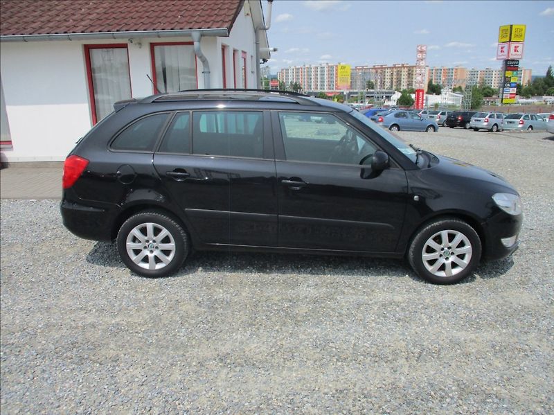 Škoda Fabia 1,2 TSI, aut. klima, servis, - fotka 5 z 32