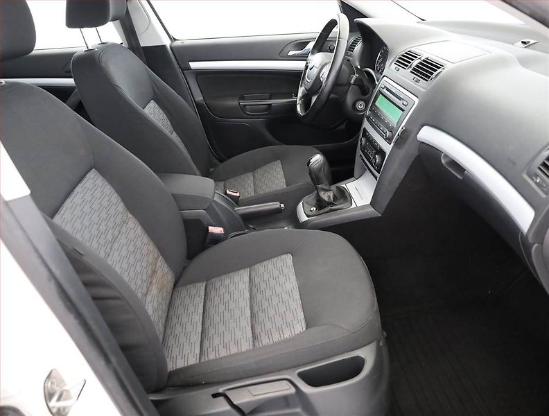 Škoda Octavia (2011) 2.0 TDI, Tempomat - fotka 7 z 14