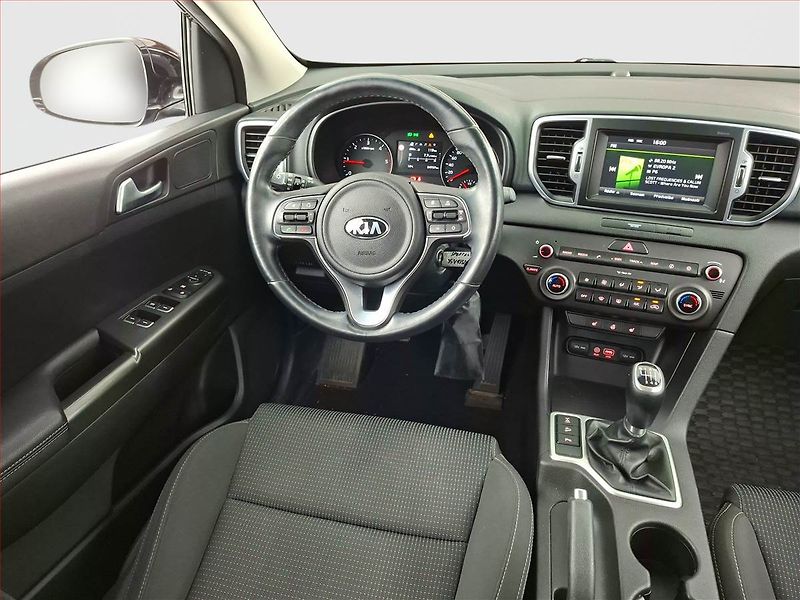 Kia Sportage (2016) 2.0 CRDi, 4X4, ČR,1.maj - fotka 7 z 16
