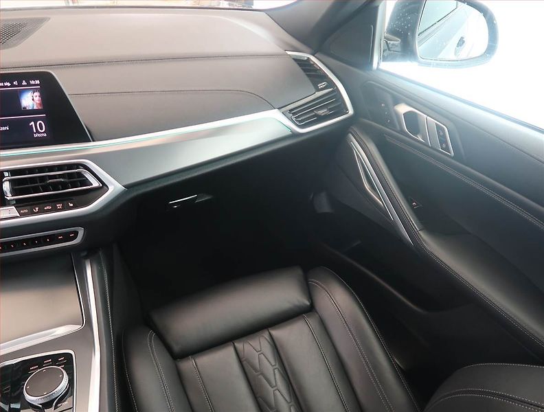 BMW X6 (2021) xDrive30d - fotka 8 z 20