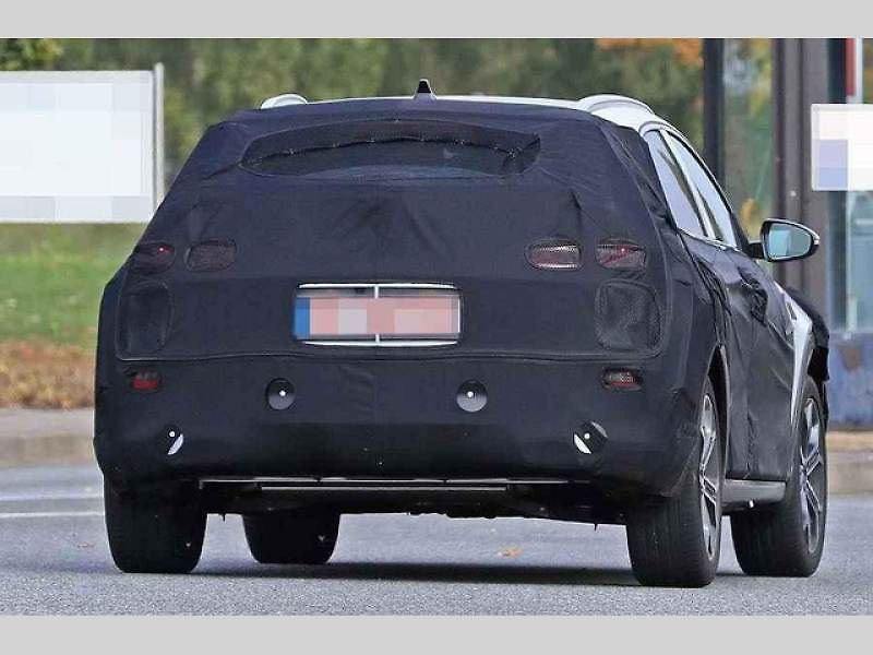 Zamaskovaná Kia XCeed (2020)