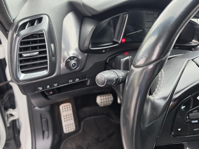 Citroën DS5 2 0 HDI Panorama Automat  - fotka 16 z 33