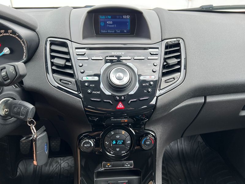 Ford Fiesta (2014) 1.0i 74kW Titanium! Tažné! - fotka 16 z 27