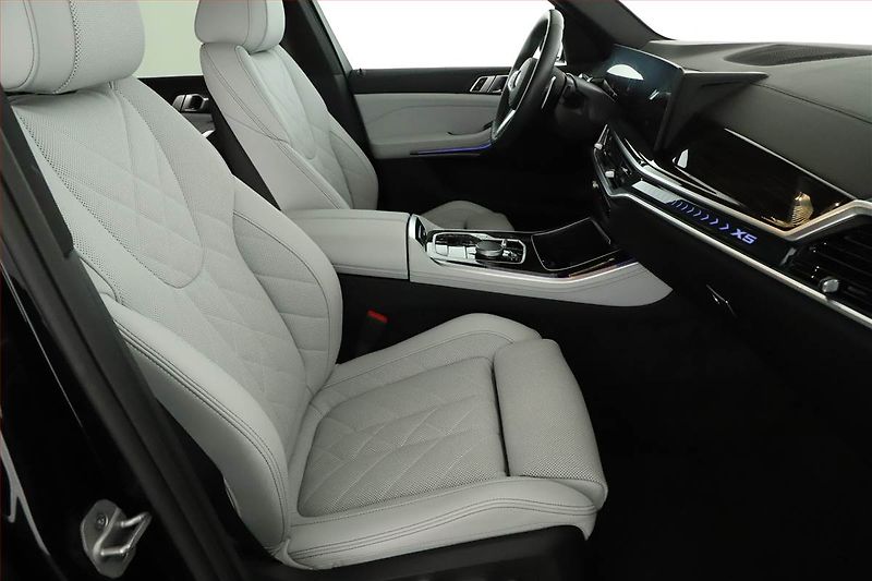 BMW X5 (2025) xDrive30d, M PAKET, KEYLESS - fotka 7 z 21