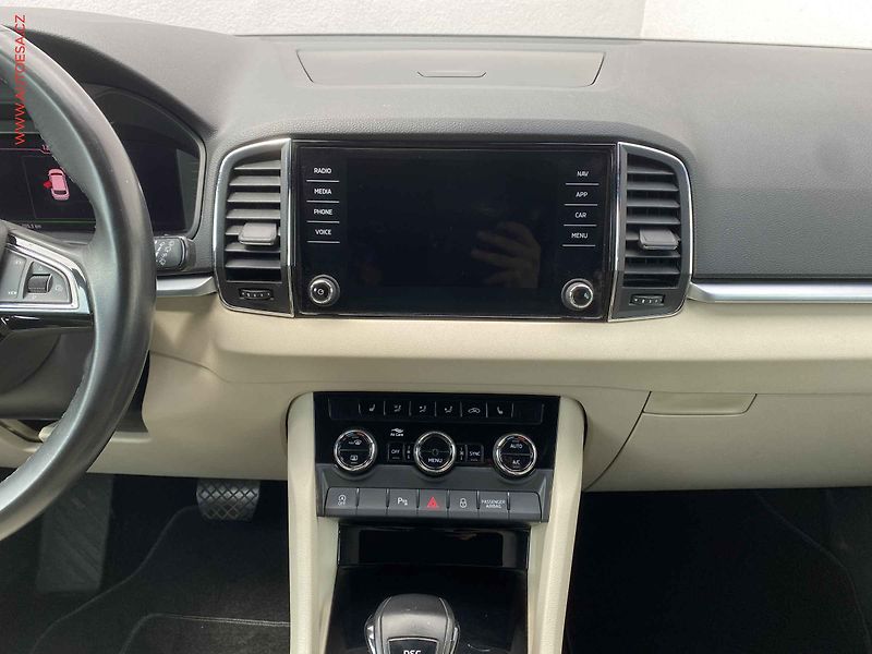 Škoda Karoq (2019) 1.0TSi, Style, DSG, +kola - fotka 12 z 20
