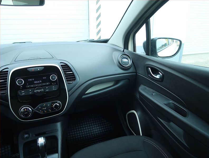 Renault Captur (2018) 1.2 TCe, Automat, Serv.kniha - fotka 8 z 22