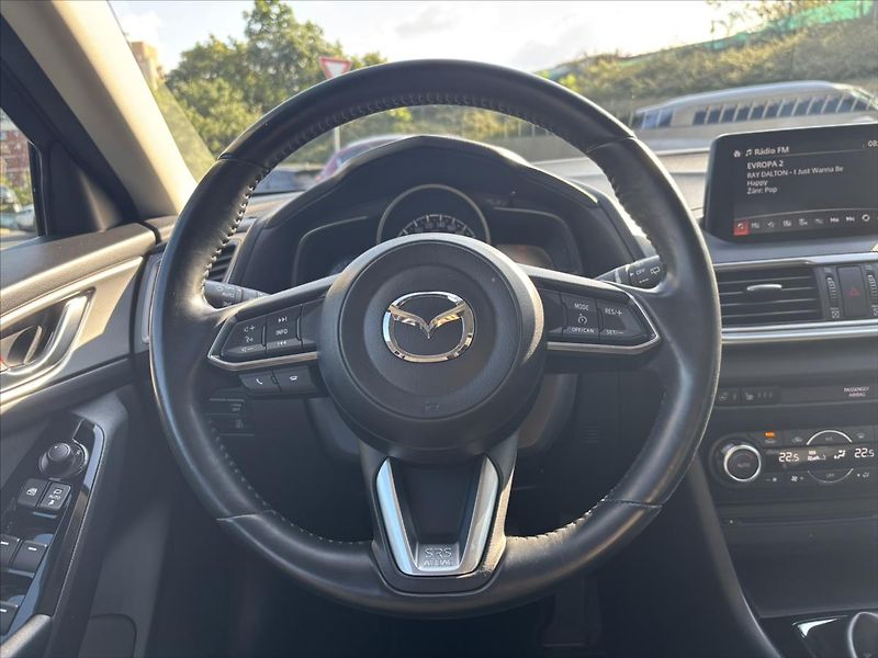 Mazda 3 2,0 i Attraction PLNÝ SERVIS - fotka 16 z 39