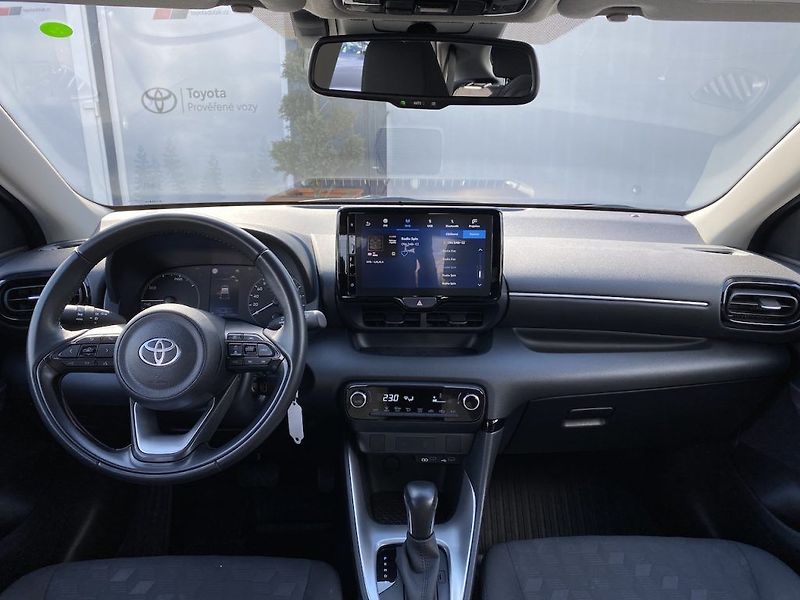 Toyota Yaris 1.5HEV, ČR-1m, Comfort, DPH - fotka 12 z 30