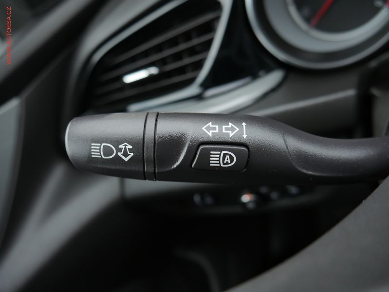 Opel Insignia (2017) 2.0CDTi, AT, LED, park - fotka 14 z 22