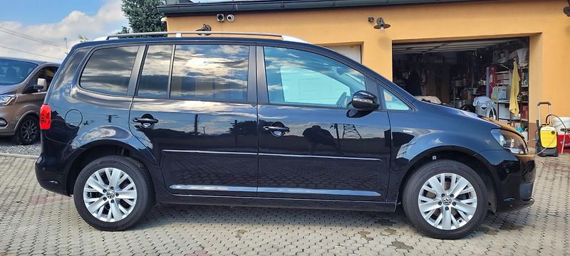 Volkswagen Touran (2013) 1,2TSi 77kW benzín „Life“ - fotka 4 z 35