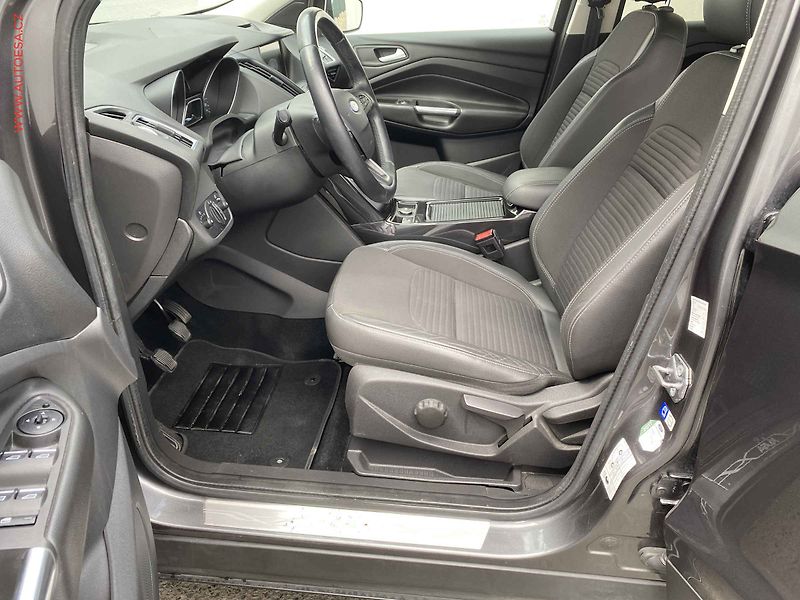 Ford Kuga (2017) 1.5 EB, Titanium, navi - fotka 9 z 16