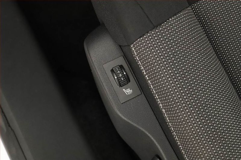Citroën C4 Cactus (2018) 1.2 PureTech, ČR,1.maj - fotka 14 z 15