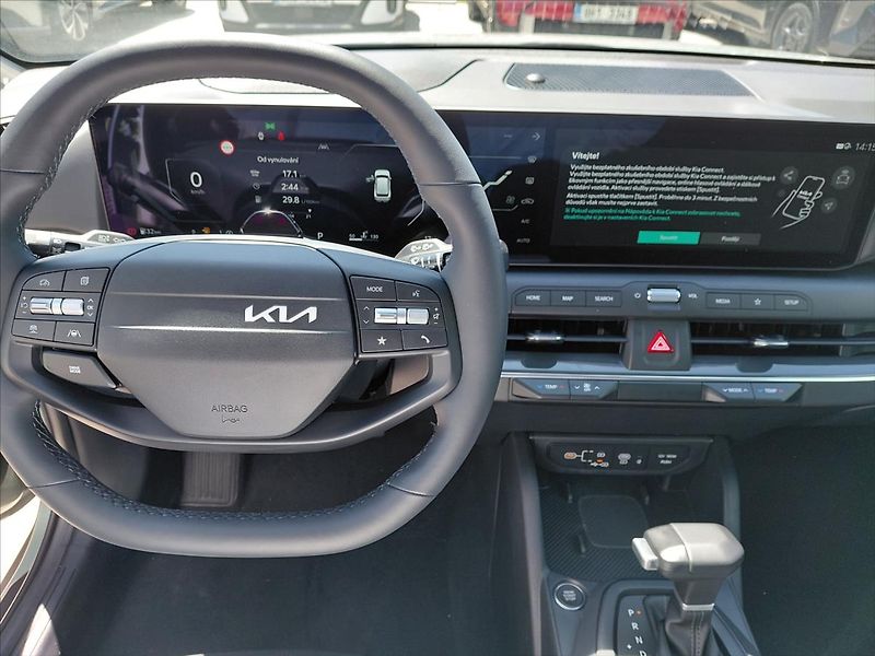 Kia K4 (2026) 1,6   T-GDI SW 7DCT TOP,17,HK - fotka 13 z 16