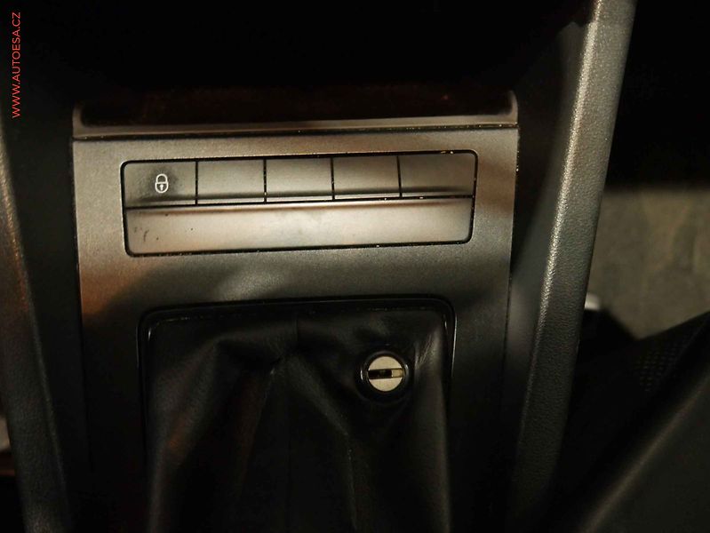 Škoda Octavia (2015) 1.6 TDi, ČR, AC - fotka 14 z 15