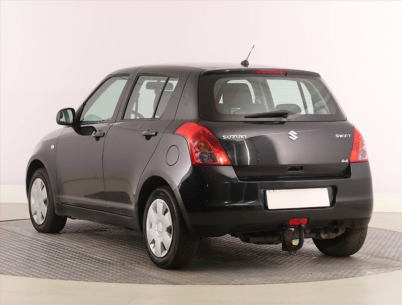 Suzuki Swift (2009) 1.3 i, 4X4, po STK, Tažné - fotka 4 z 16