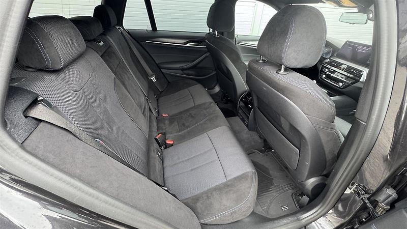 BMW Řada 5 530e xDrive Mpaket - fotka 10 z 14