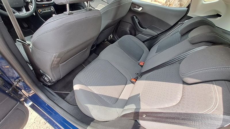 Ford Fiesta 1.0 EcoBoost Titanium - fotka 13 z 26