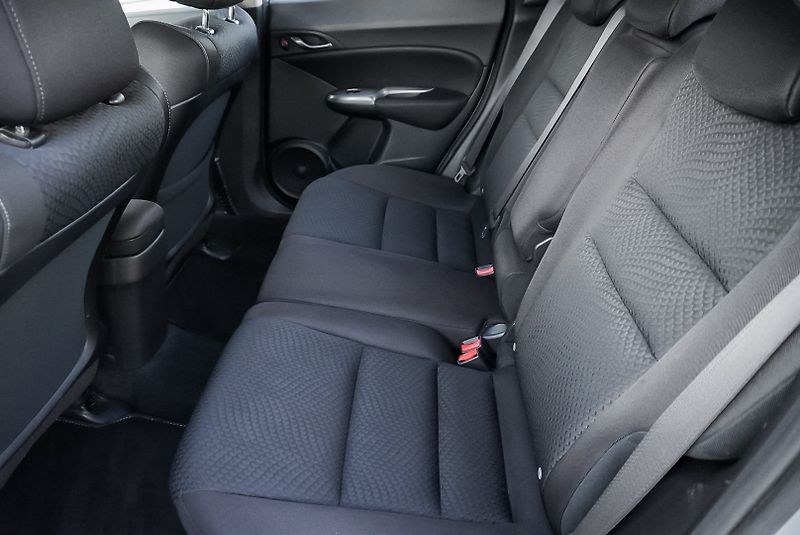 Honda Civic 1.4 i-Vtec ELEGANCE - fotka 19 z 21