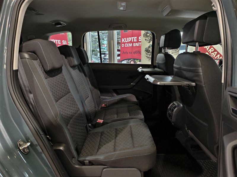 Volkswagen Touran 1.6 TDi DSG, 7 MÍST, IQ.DRIVE - fotka 11 z 24