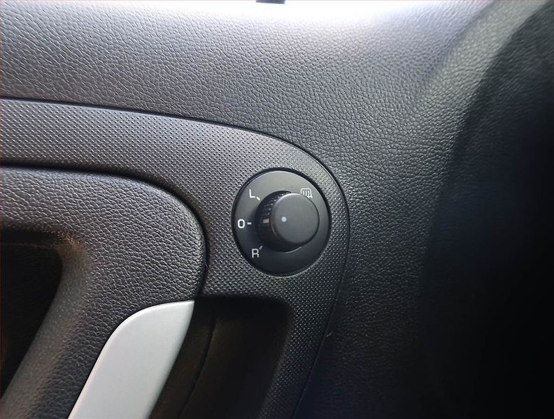 Škoda Fabia (2008) 1.4 16V, po STK, zamluveno - fotka 16 z 18