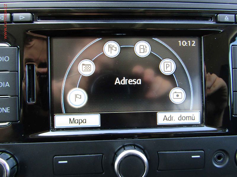 Volkswagen Touran (2015) 1.6TDi, Navi, AC - fotka 13 z 20