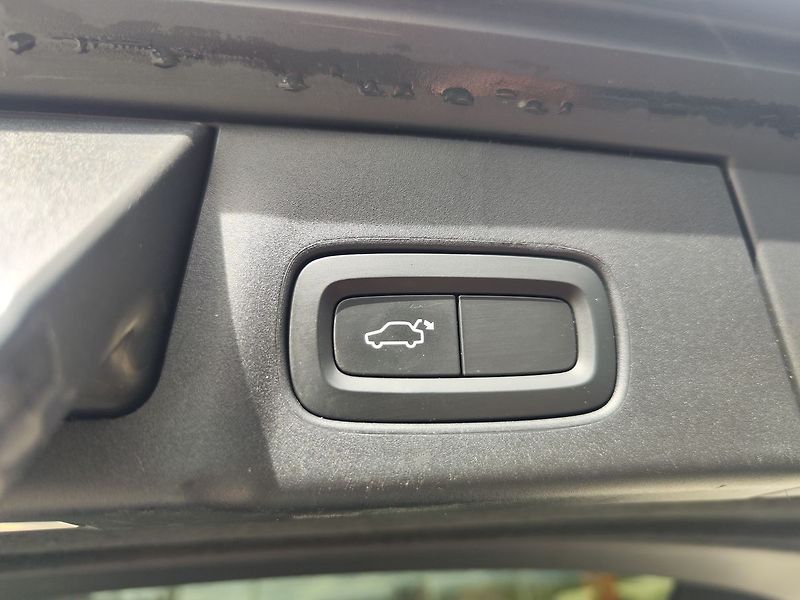 Volvo V90 D3 2.0/110kW Momentum AT - fotka 10 z 32