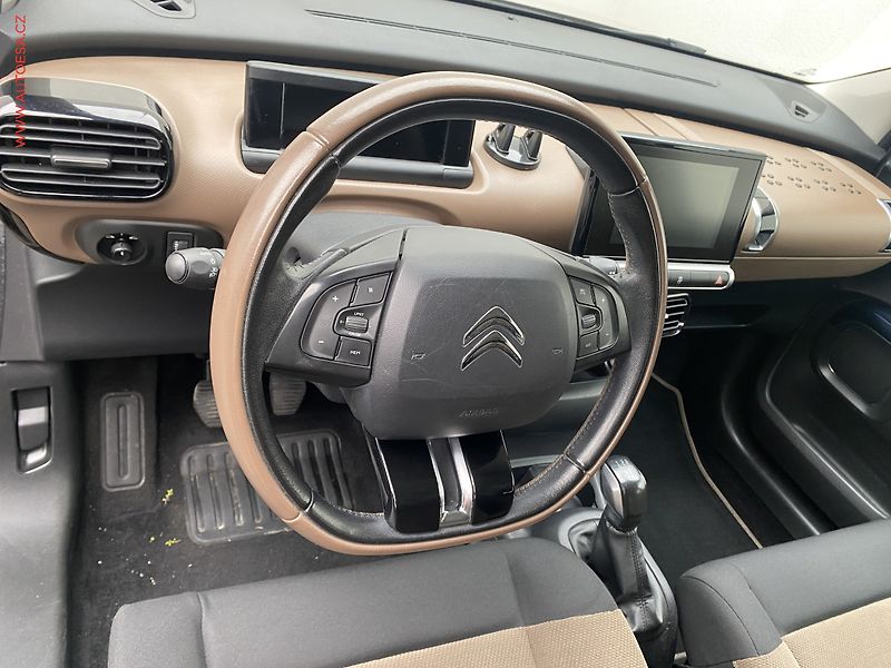 Citroën C4 Cactus (2016) 1.6 HDi, ČR, AAC - fotka 12 z 19