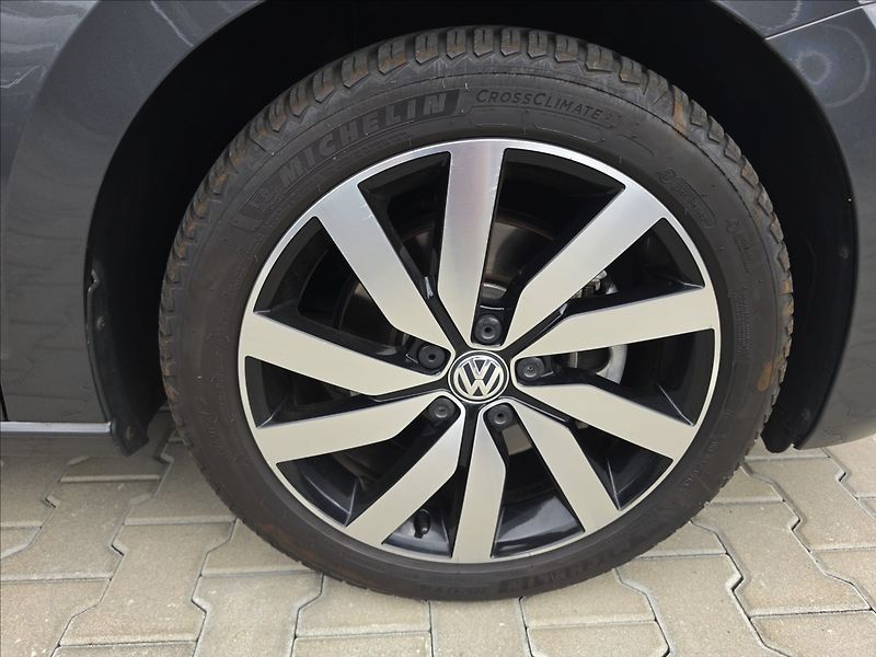 Volkswagen Touran 1,4 TSi 110KW DSG 7 MÍSTNÝ - fotka 47 z 52