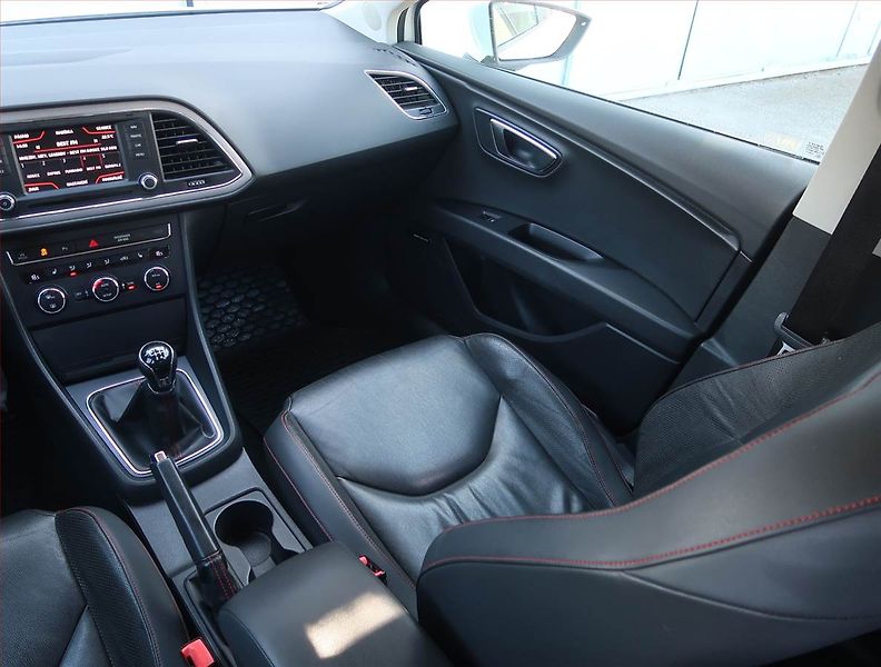 Seat Leon (2014) Sport 2.0 TDI, Navi, Tempomat - fotka 8 z 19