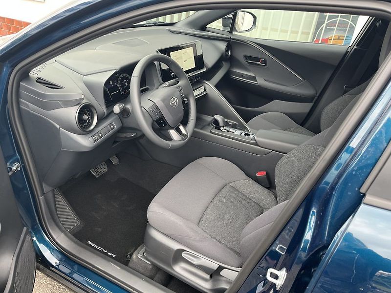 Toyota C-HR 1.8L HEV Comfort - fotka 10 z 27
