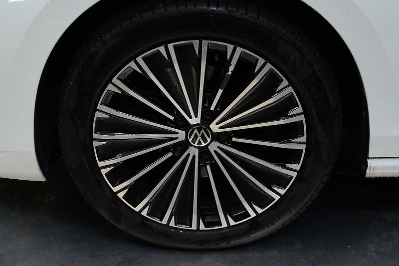 Volkswagen Passat - fotka 10 z 26