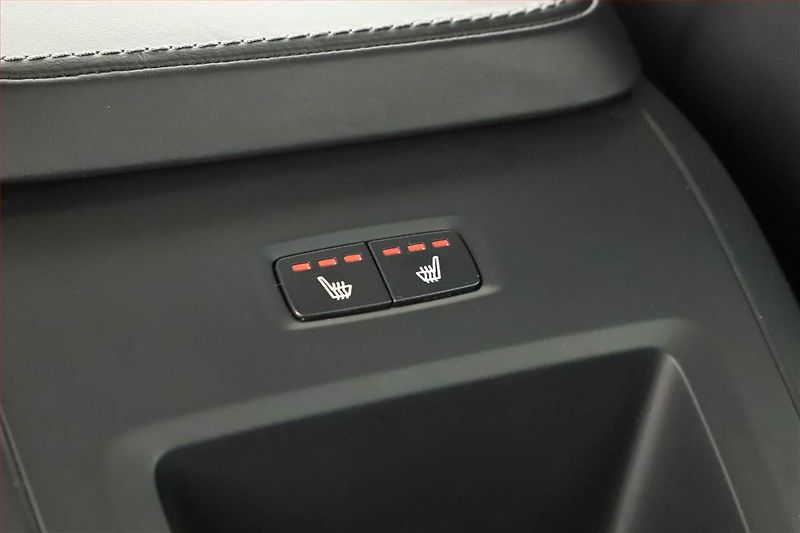 Volvo V90 (2019) D5 AWD, 4x4,Automat,Kůže - fotka 26 z 26