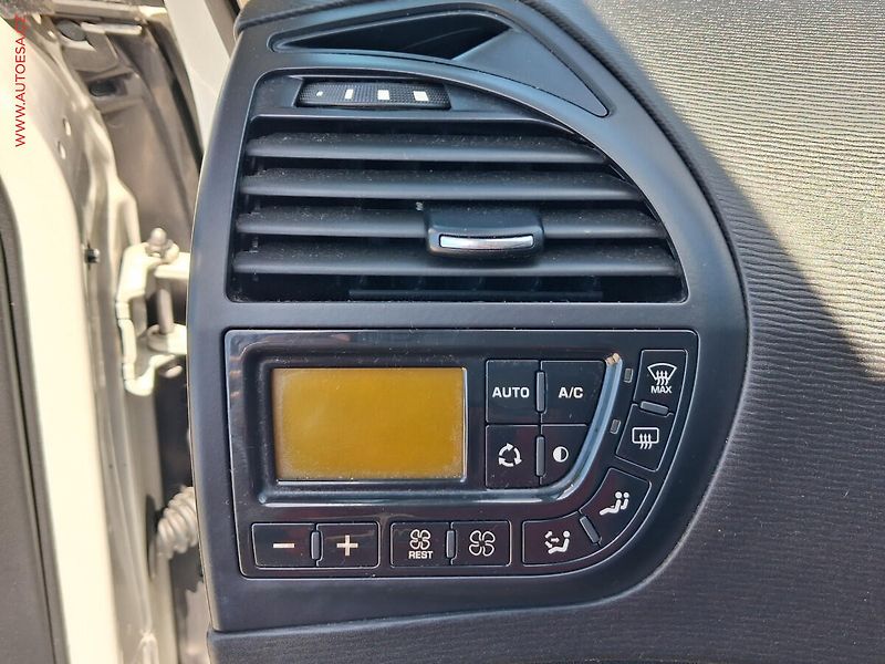 Citroën C4 Picasso (2012) 1.6HDi, ČR, AC, park.čidla - fotka 12 z 19