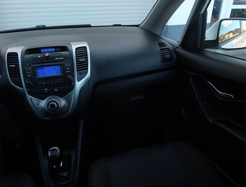 Hyundai ix20 (2019) 1.6 CVVT, ČR,1.maj - fotka 8 z 16