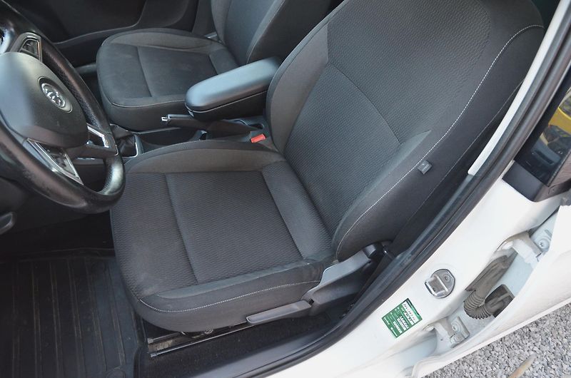 Škoda Rapid (2014) 1.2 TSi 63kW AMBITION / ČR - fotka 13 z 28
