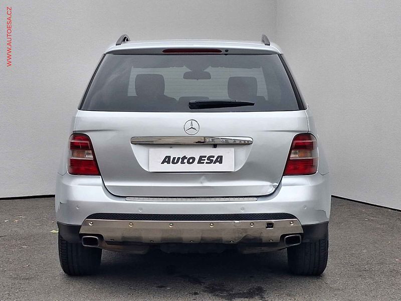 Mercedes-Benz Třídy M (2007) 3.0CDi ML350 4Matic, 1.maj - fotka 5 z 19