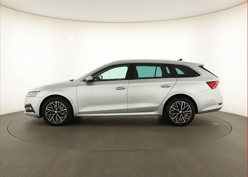 Škoda Octavia (2022) Style Plus 2.0 TDI, ČR,1.maj - fotka 3 z 15