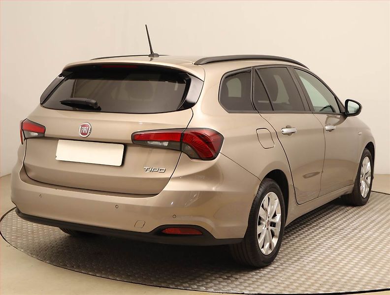 Fiat Tipo (2018) 1.4 T-Jet, ČR,1.maj - fotka 5 z 18