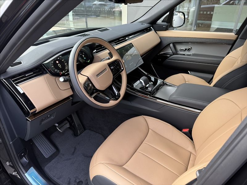 Land Rover Range Rover Sport (2026) 3,0 DYNAMIC SE P460e - fotka 10 z 38