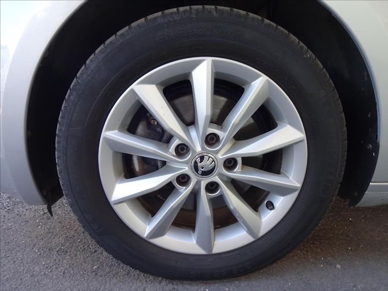 Škoda Octavia III 2,0 TDI 110kW COMBI - fotka 40 z 50
