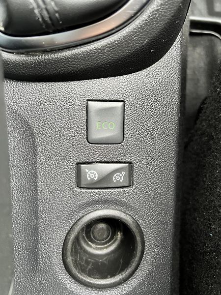 Renault Captur 1.2TCe KOUPENO V ČR 1.MAJ. - fotka 23 z 43