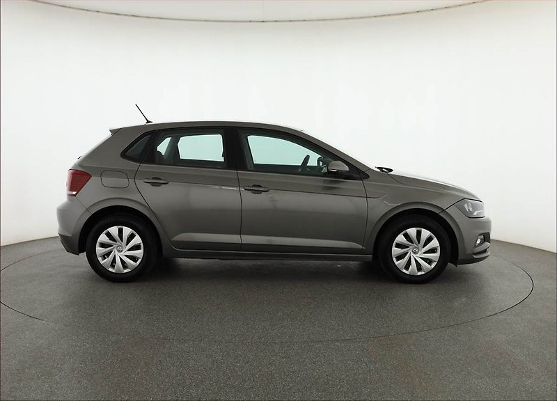 Volkswagen Polo (2019) 1.0 TSI, Automat - fotka 6 z 16