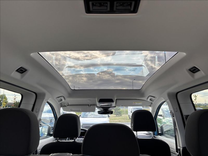 Ford Tourneo Connect 2,0 EcoBlue Active L2 Aut. - fotka 14 z 52