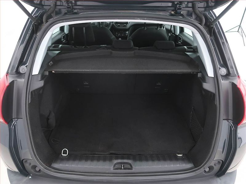 Peugeot 2008 (2018) 1.2 PureTech, ČR,1.maj - fotka 13 z 19
