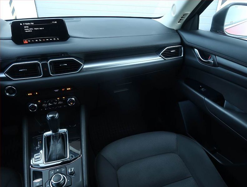 Mazda CX-5 (2018) 2.0 Skyactiv-G - fotka 8 z 23