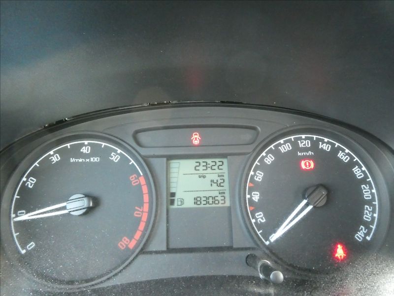 Škoda Fabia 1,4 16V 63kW závěs, serviska - fotka 29 z 41