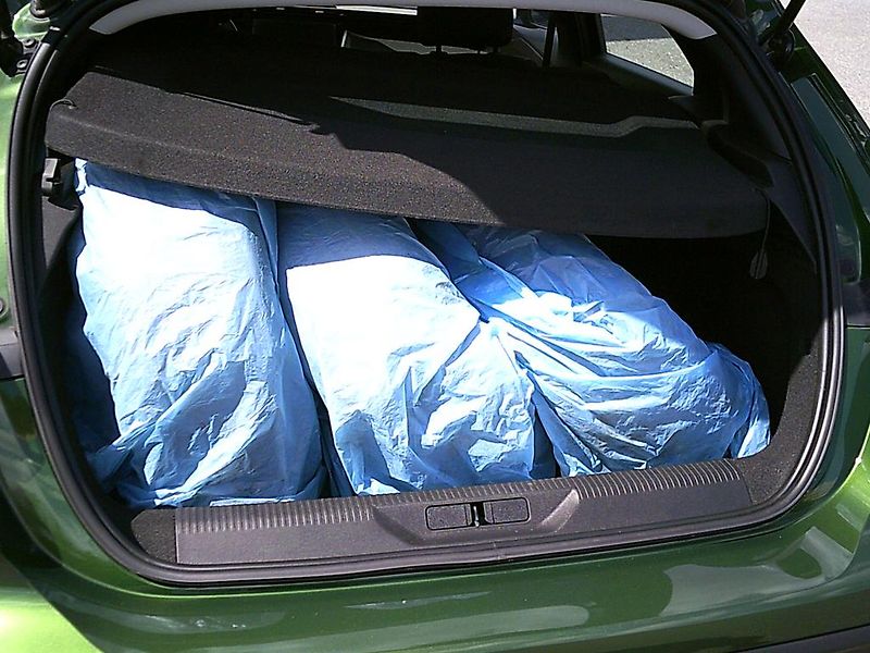 Peugeot 308 (2023) 1.2 KOUPENO ČR,1.MAJITEL - fotka 7 z 15